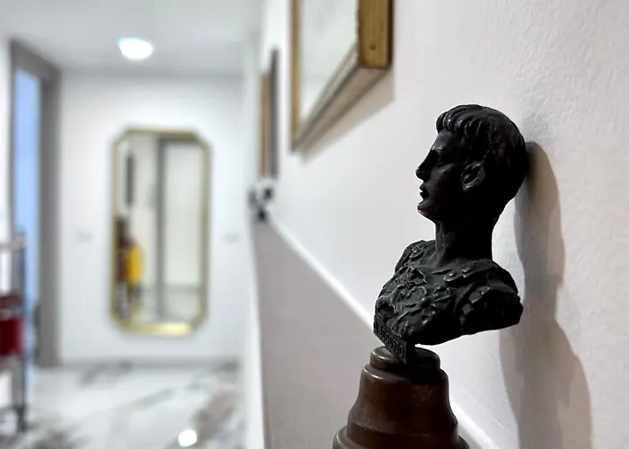 Escape To The Eternal Vatican * Rom