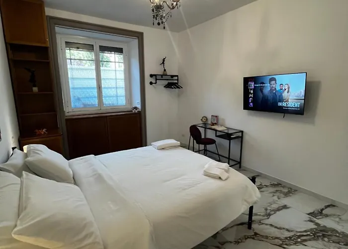 Apartment Escape To The Eternal Vatican *