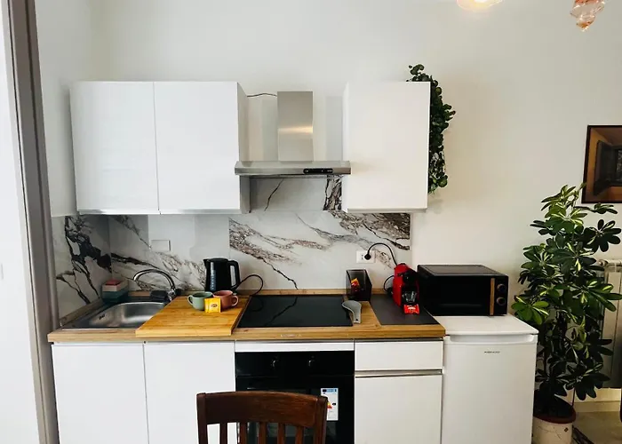 Apartment Escape To The Eternal Vatican *