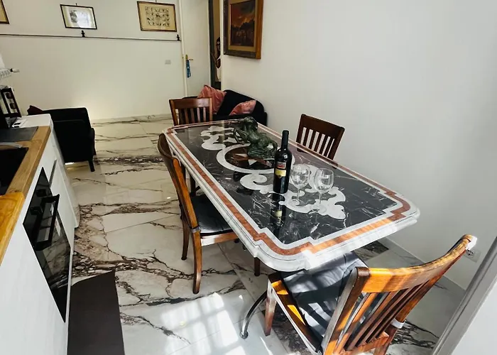 Apartment Escape To The Eternal Vatican *