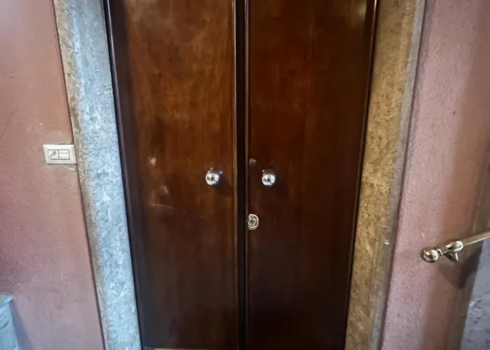 Escape To The Eternal Vatican Apartment